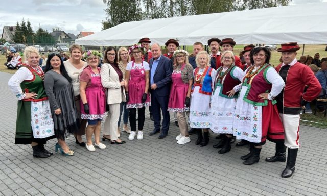 Olszyny zatańczą z seniorami. Finalista „Mam Talent”, Wiedźmuchy i muzyka do wieczora