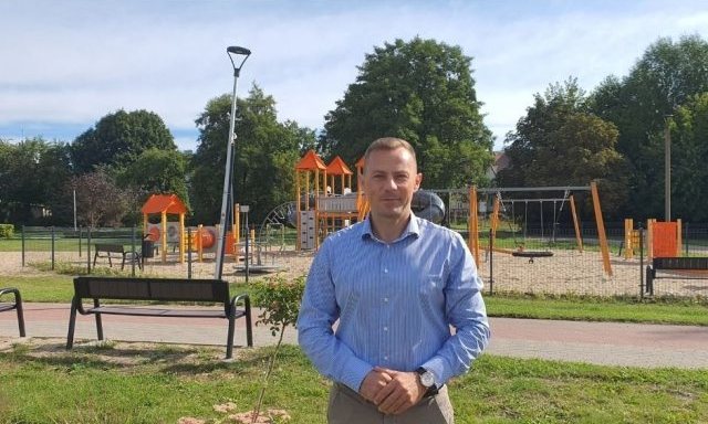 Więcej zieleni, nowy plac zabaw i edukacja w plenerze – wielka metamorfoza „Małej Bieli” zakończona