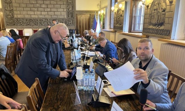 Szczytno z 15 radnymi? Mniej mieszkańców to mniej radnych. Czy miasto na tym zyska?