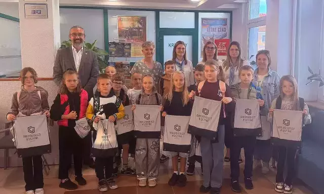 Trzecioklasiści weszli za bankową ladę. W Pasymiu sprawdzali, skąd biorą się pieniądze w bankomacie