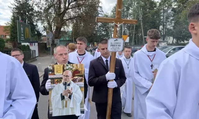 Przeszedł tysiące kilometrów. Ostatnią pielgrzymkę odbył bez jednego kroku. Ks. Andrzej Preuss dotarł do swojej Jerozolimy