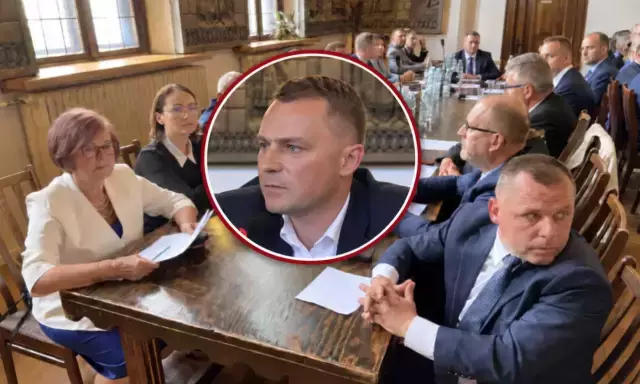 „Czułam się, jakby mi ktoś napluł w twarz”. Sesja po otwarciu boiska zamieniła się w spór o szacunek, prezenty i polityczny podział