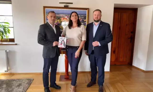 „Hejt nie kończy się po wyłączeniu telefonu”. Szczytno chce uczyć młodych, jak reagować