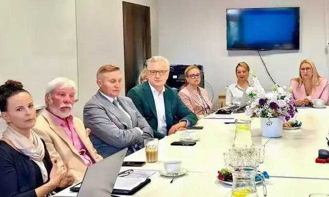 Kogo zabraknie do pracy w powiecie? Eksperci układają Barometr Zawodów 2027