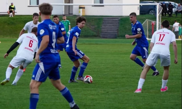 Bez gola i asysty, a jednak najlepszy. 18-letni Maluchnik zawodnikiem września Błękitnych
