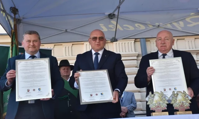 Szczytno i Żywiec zacieśniają współpracę. Do partnerstwa wchodzą strażacy OSP