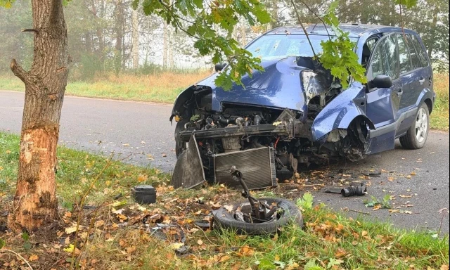 Policja ustaliła, co wydarzyło się na trasie Świętajno–Jerutki. 18-latek stracił panowanie na zakręcie.
