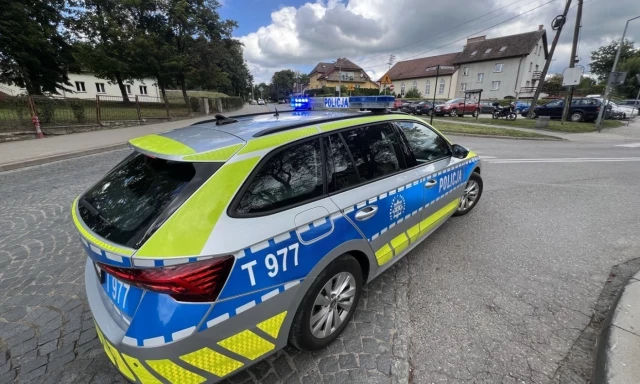 Alarm przy szkole w Szczytnie. Policja sprawdziła sygnał o nożach: nie potwierdził się