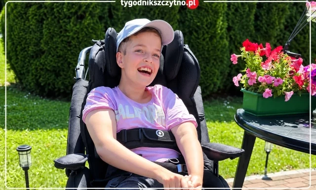 Dźwierzuty zagrają dla Ani. 14-latka potrzebuje podnośnika, który ułatwi jej codzienne życie