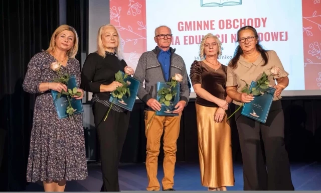 Pasym nagrodził ludzi oświaty. 15 osób odebrało Nagrody Burmistrza