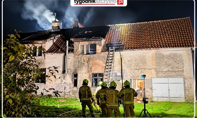 Siedem osób w płonącym budynku. Nocna akcja służb w Szczytnie