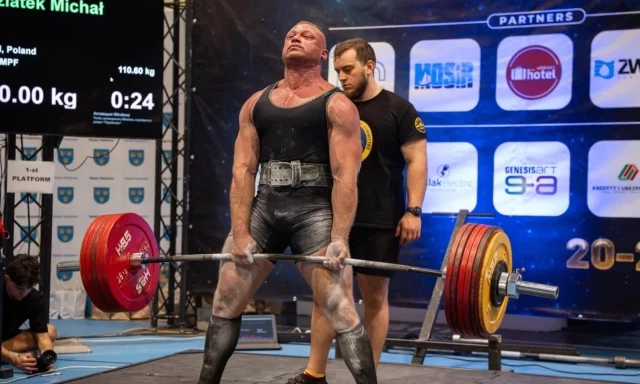 310 kilogramów i trzy złota. Policjant ze Szczytna mistrzem świata w martwym ciągu