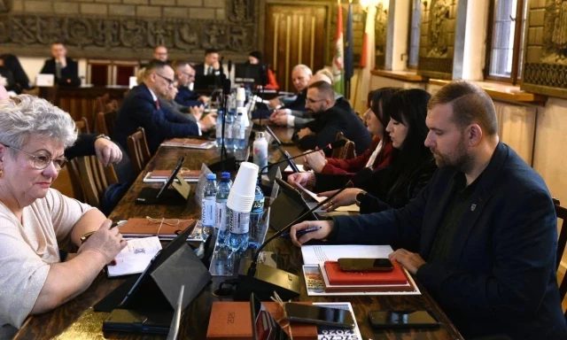 Dziś sesja Rady Miejskiej w Szczytnie. Budżet, żłobek, oświata i pociągi do Olsztyna