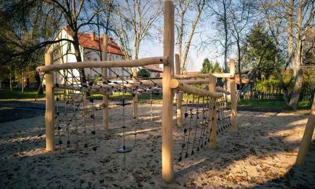 Plac zabaw już otwarty. Pasym musiał zmienić lokalizację po decyzji konserwatora