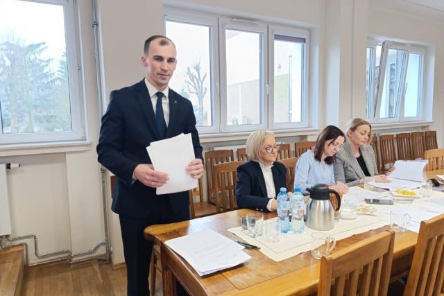 36 proc. budżetu na inwestycje. Ale Rozogi są niemal na końcu kraju w jednym rankingu