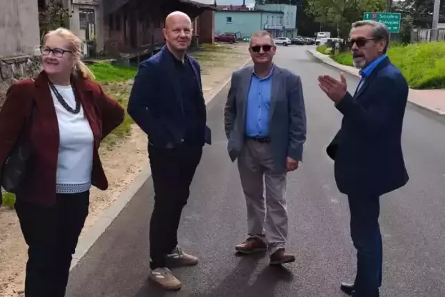 Dźwierzuty - Łupowo na finiszu. Teraz samorządowcy chcą pociągnąć drogę aż do Rum
