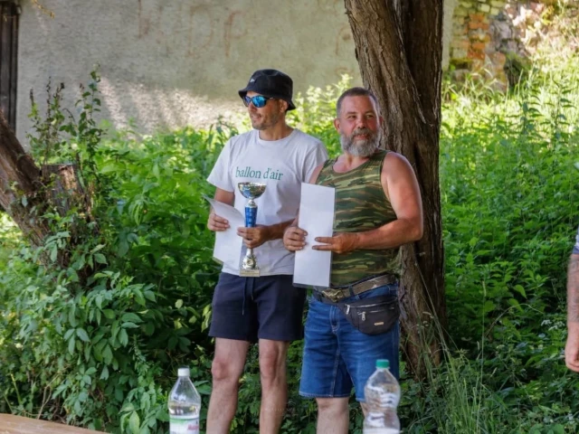 Złowili najwięcej i największą rybę. Znamy triumfatorów spinningowych zawodów na jeziorze Kalwa