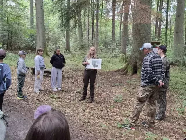 Las pokaże więcej niż ścieżki. Nadleśnictwo Szczytno zaprasza na wakacyjne spacery z leśnikami