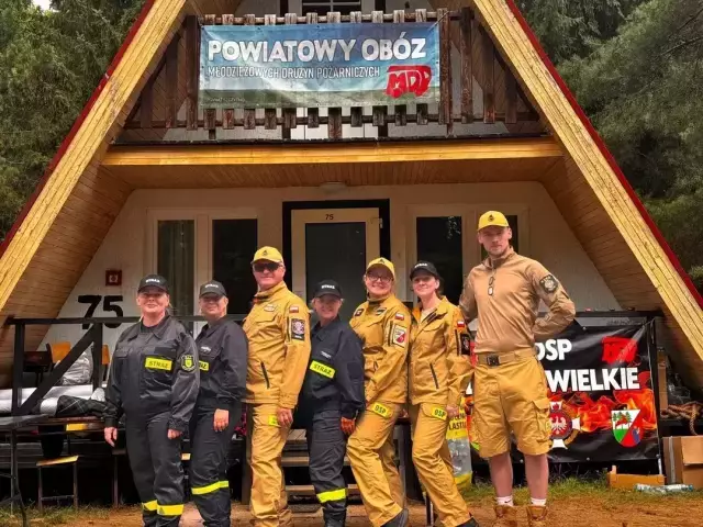 Mundur znów przyciąga młodych. Nad Kalwą szkoli się 84 przyszłych strażaków
