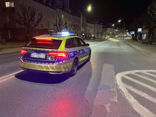 Wziął cudzy samochód, miał ponad promil i dożywotni zakaz. Zatrzymały go barierki