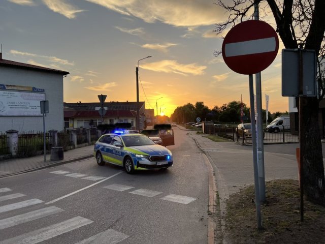 Drift na parkingu, ponad 0,7 promila i prawa jazdy zatrzymane. Taki był weekend na drogach powiatu