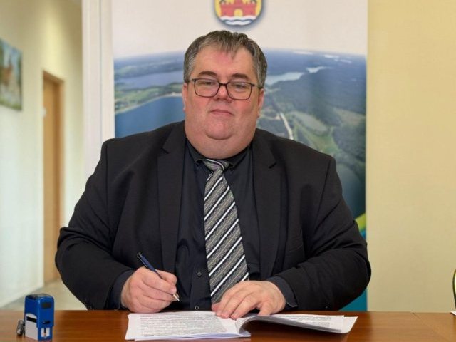Jedwabno inwestuje co trzecią złotówkę, ale zapłaci za sprawę Helpera. Wójt: bankructwa nie będzie
