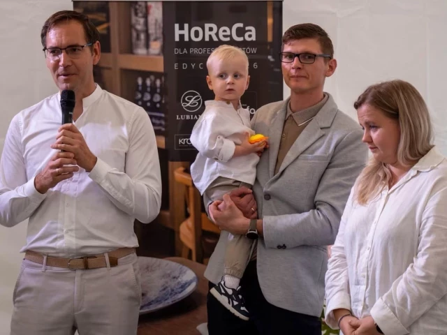 Deszcz nie przerwał kolacji dla Czarka. Pasym zamienił rynek w miejsce pomocy