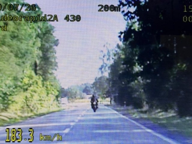 183 km/h na krajowej „57”. Motocyklista stracił prawo jazdy, kolejny zapłacił 5 tys. zł