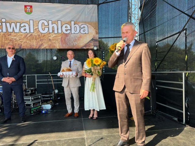 Spór o chleb po festiwalu w Wielbarku. Burmistrz odpowiada na list lokalnej piekarni