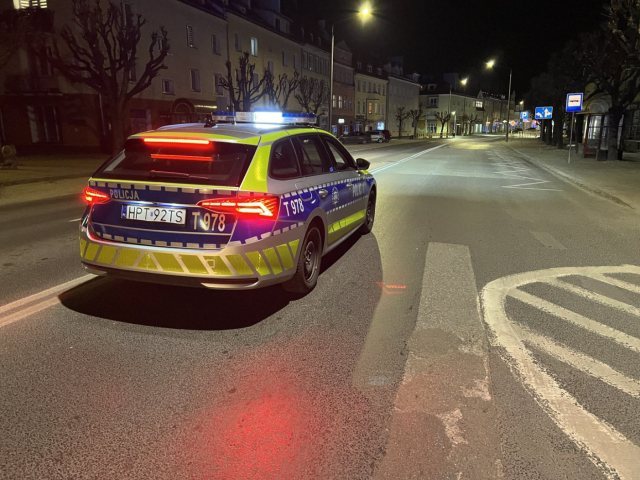 Uderzył w nieoznakowany radiowóz i zniknął. Po kilku miesiącach policjanci znaleźli go w Wielbarku
