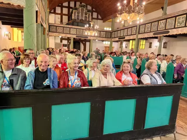Dziesięć lat spotkań, rozmów i wspólnej zabawy. Seniorzy znów spotkali się w Jerutkach