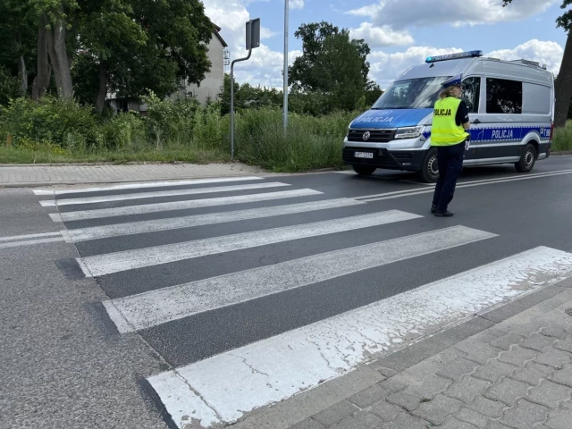 70 lat, Opel i ponad 0,7 promila. Policjanci zatrzymali kierowcę w Rozogach.