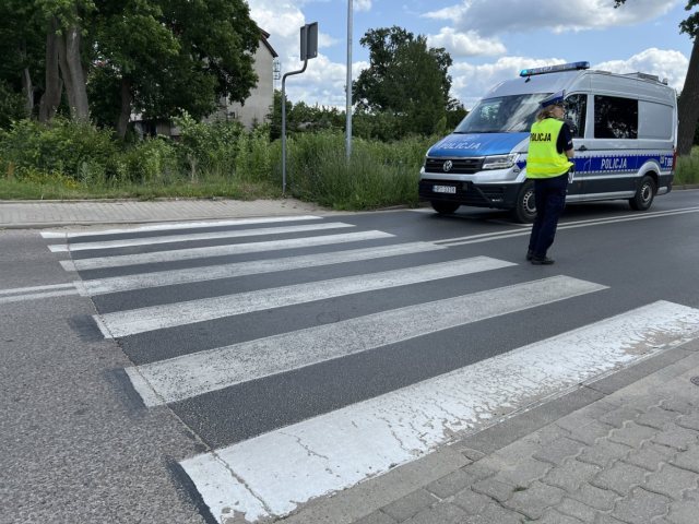 70 lat, Opel i ponad 0,7 promila. Policjanci zatrzymali kierowcę w Rozogach.