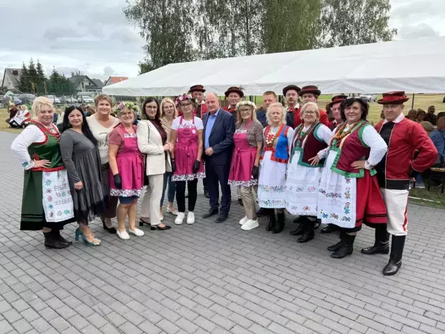Olszyny zatańczą z seniorami. Finalista „Mam Talent”, Wiedźmuchy i muzyka do wieczora