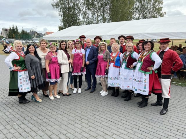 Olszyny zatańczą z seniorami. Finalista „Mam Talent”, Wiedźmuchy i muzyka do wieczora