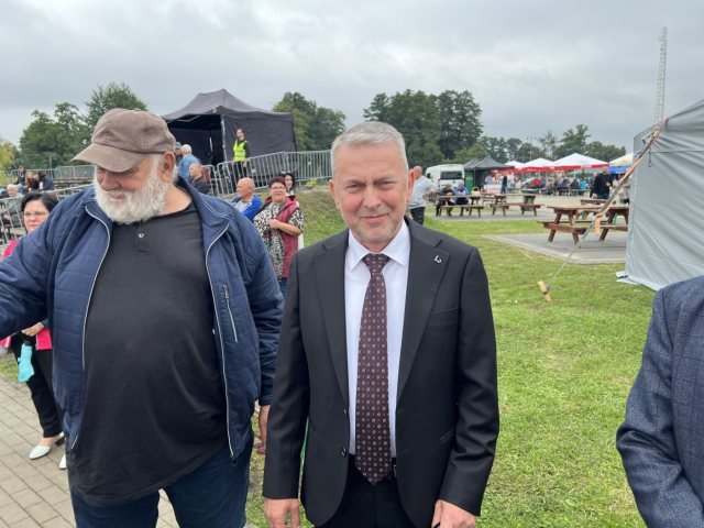 „Kiedyś grzyby ratowały domowe budżety”. Jerzy Szczepanek o Wielbarku, pracy i smaku, którego nauczył się od rodziny z Litwy