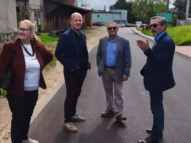 Dźwierzuty - Łupowo na finiszu. Teraz samorządowcy chcą pociągnąć drogę aż do Rum