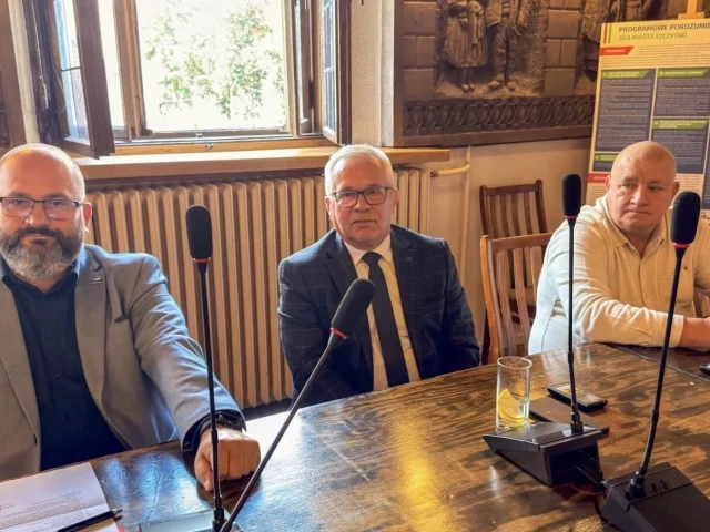 Iwańczyk już radnym powiatu. Złożył ślubowanie, a rada od razu przestawiła składy komisji