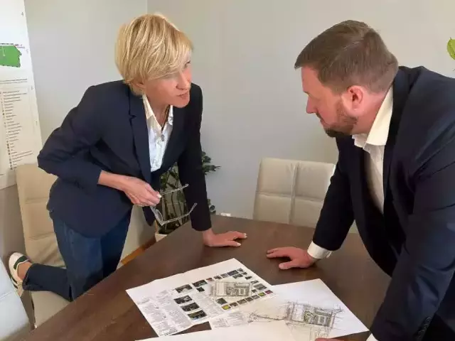 Chodnik przy Wielbarskiej wrócił na stół. Karol Furczak rozmawiał z posłanką Pasławską o inwestycjach Szczytna