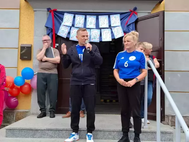 „Na to boisko czekano latami”. Stefan Ochman: szkoły w Szczytnie wreszcie nadrabiają zaległości