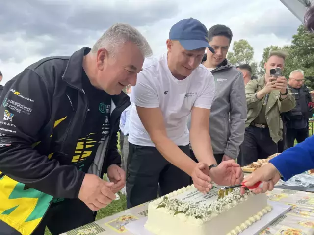 116 lat banku, a zamiast gali… sprzątanie Pasymia. Finał zaskoczył nawet prezesa