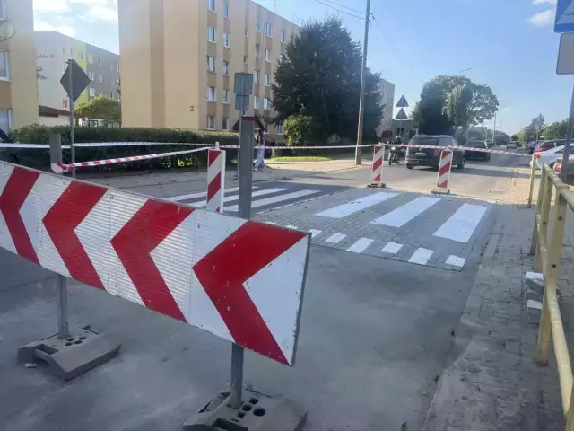 Przez lata się nie dało. Tej jesieni się da. Na Solidarności powstaje wyniesione przejście
