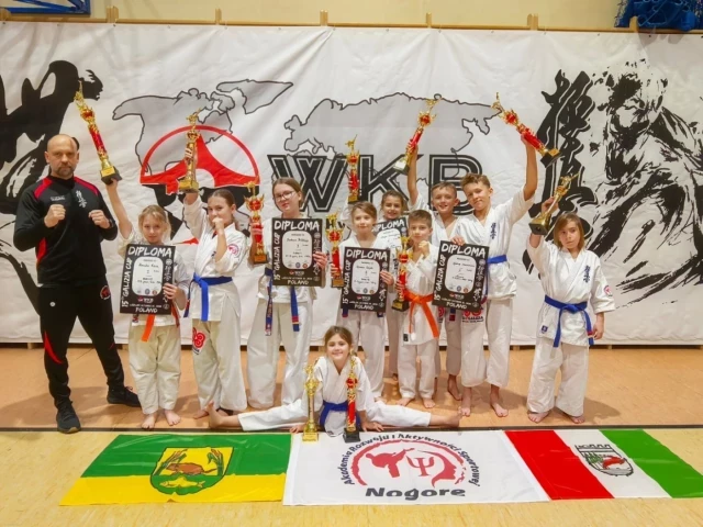 Dziesięciu zawodników, 11 medali. NOGORE wraca z Leżajska z mocnym wynikiem