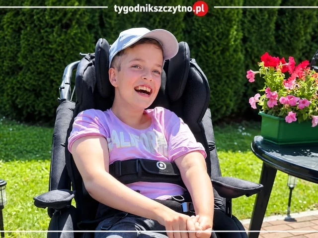 Dźwierzuty zagrają dla Ani. 14-latka potrzebuje podnośnika, który ułatwi jej codzienne życie
