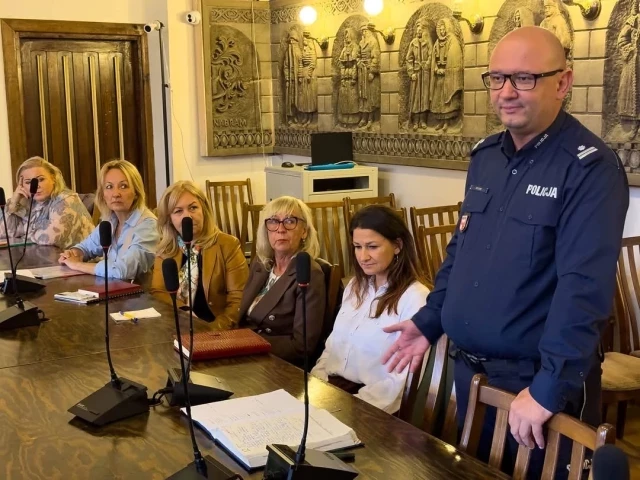 450 kontroli szkół w osiem dni. Policja wykryła problemy z monitoringiem