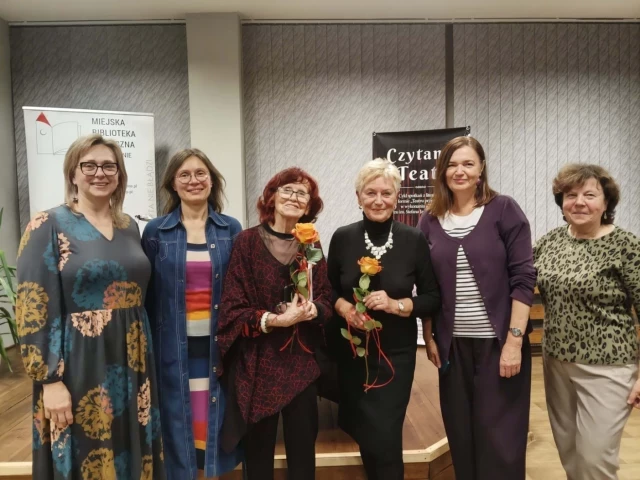 Teatr bez sceny i kurtyny. W bibliotece w Szczytnie zabrzmiała „Czarna” Jerzego Szczudlika
