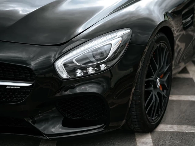 Detailing premium dla auta sportowego – co warto zrobić najpierw?