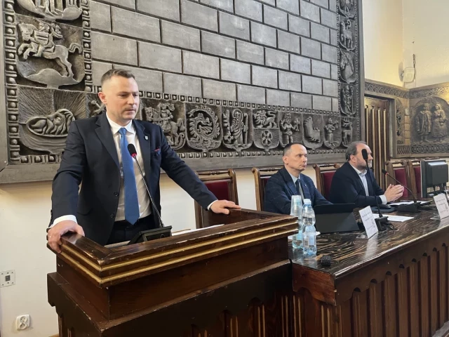 Kredyt na 4,14 mln zł, park linowy na finiszu i inwestycja przy wieży. Burmistrz podsumował sześć tygodni