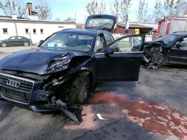 Groźny wypadek w Rozogach, trzy osoby ranne