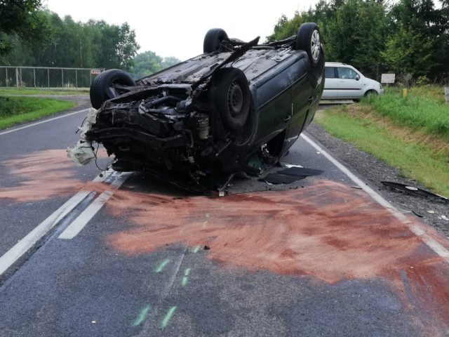 Śmiertelny wypadek pod Leleszkami, nie żyje 18-letni mieszkaniec Szczytna
